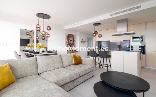 Resale - Apartment - Estepona - Selwo