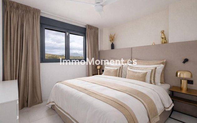 Resale - Apartment - Estepona - Selwo