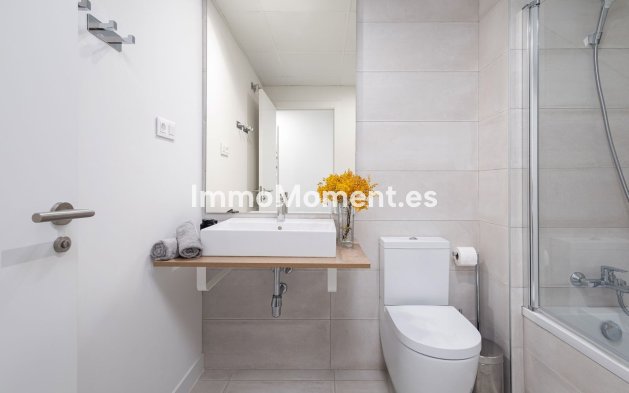 Resale - Apartment - Estepona - Selwo