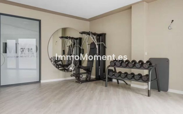 Resale - Apartment - Estepona - Selwo