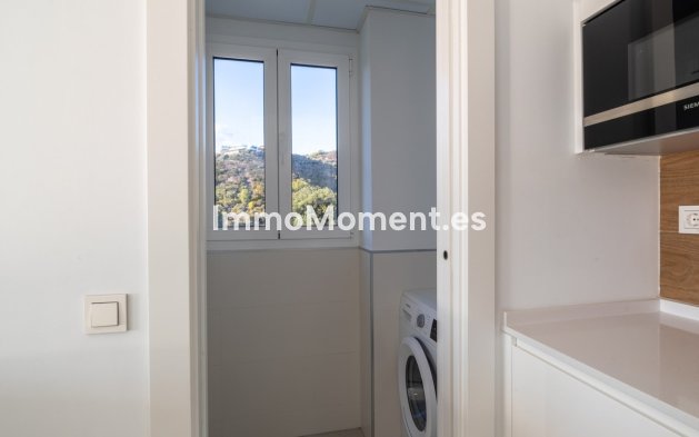 Resale - Apartment - Marbella - Altos de los Monteros