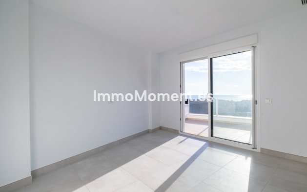 Resale - Apartment - Marbella - Altos de los Monteros
