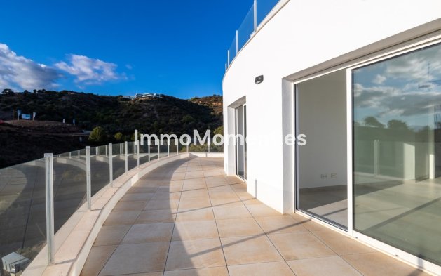 Resale - Apartment - Marbella - Altos de los Monteros