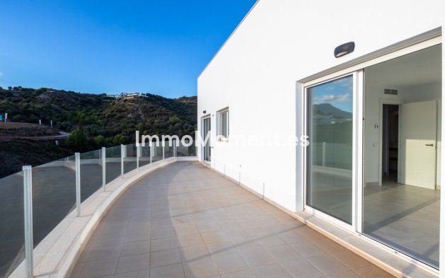 Resale - Apartment - Marbella - Altos de los Monteros