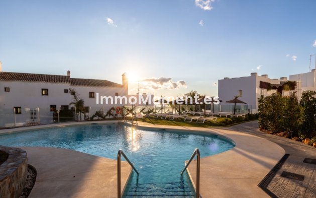 Resale - Apartment - Marbella - Altos de los Monteros