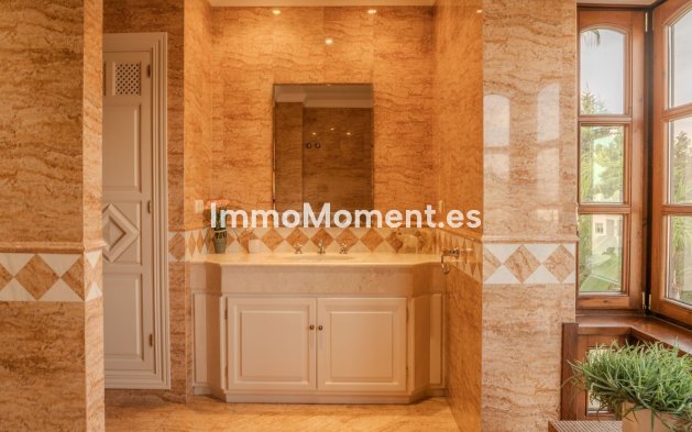 Revente - Villa - Marbella - Nueva Andalucía