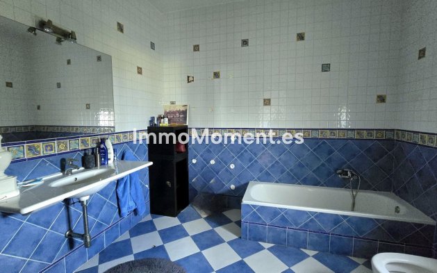 Wiederverkauf - Villa - Estepona  - New Golden Mile