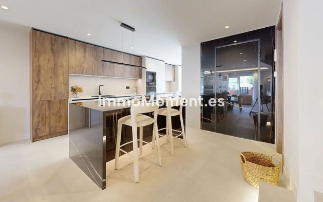 Resale - Villa - Estepona - Atalaya