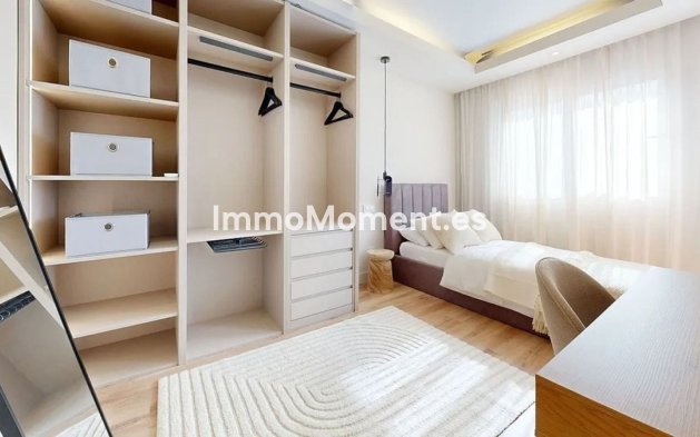 Resale - Villa - Estepona - Atalaya