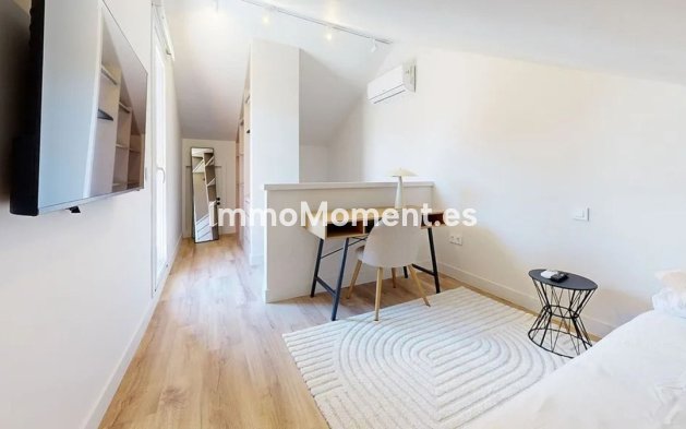 Resale - Villa - Estepona - Atalaya