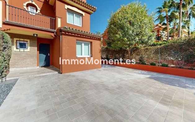 Resale - Villa - Estepona - Atalaya