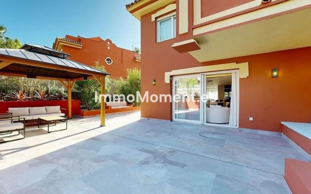 Resale - Villa - Estepona - Atalaya