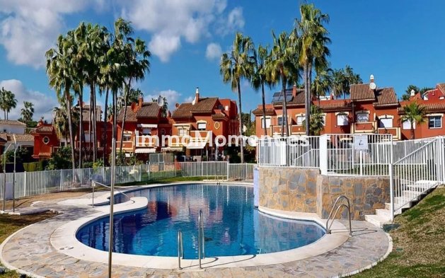 Resale - Villa - Estepona - Atalaya