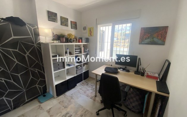 Resale - Apartment - Benalmadena - Benalmadena Pueblo