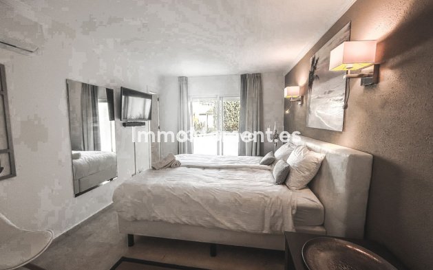 Revente - Maison mitoyenne - Estepona  - Estepona Centro