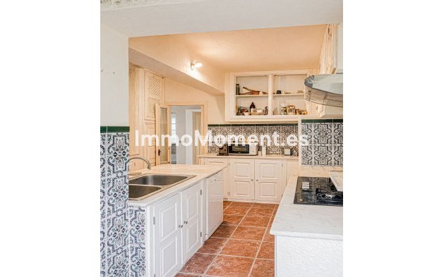 Resale - Villa - Benahavís - Benahavís Centro