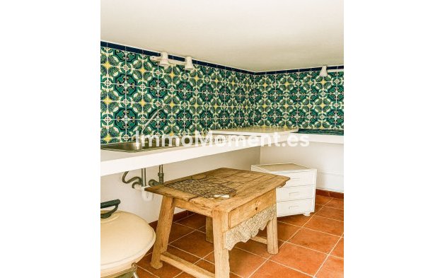 Resale - Villa - Benahavís - Benahavís Centro