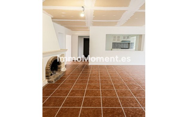 Resale - Villa - Benahavís - Benahavís Centro