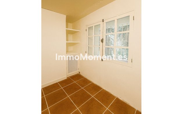 Resale - Villa - Benahavís - Benahavís Centro