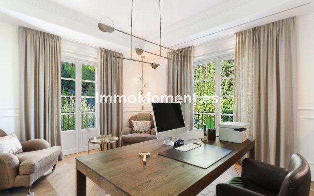 Resale - Villa - Marbella - Sierra Blanca