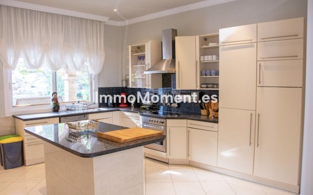 Revente - Villa - Marbella - Hacienda Las Chapas