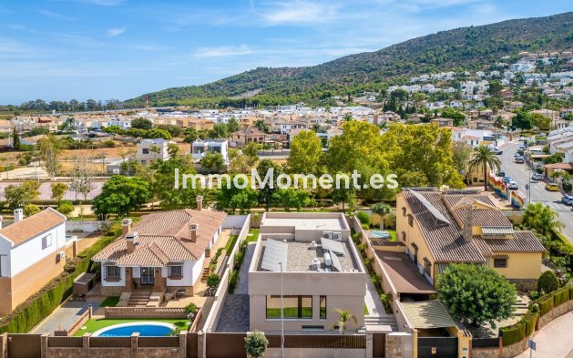 Wiederverkauf - Villa -   Inländisch - Alhaurín de la Torre