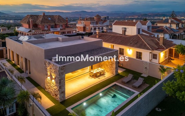 Wiederverkauf - Villa -   Inländisch - Alhaurín de la Torre