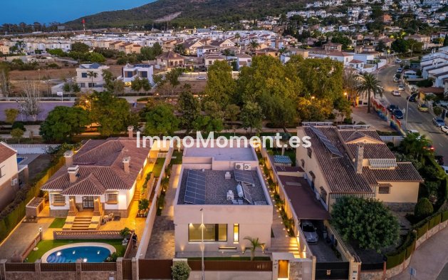 Wiederverkauf - Villa -   Inländisch - Alhaurín de la Torre