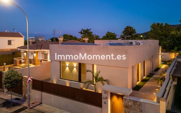 Wiederverkauf - Villa -   Inländisch - Alhaurín de la Torre