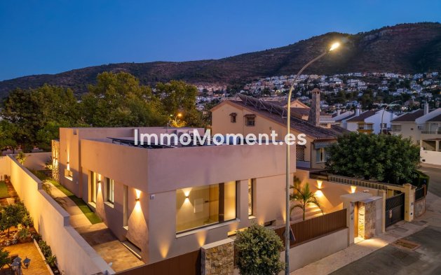 Wiederverkauf - Villa -   Inländisch - Alhaurín de la Torre