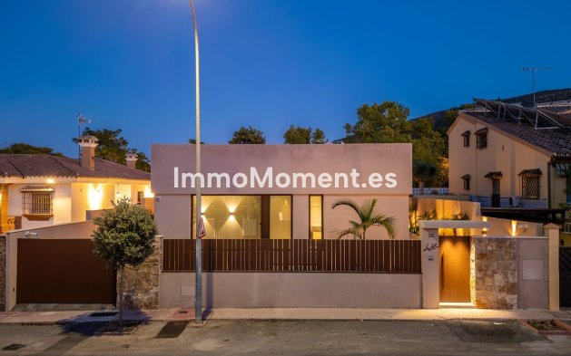 Wiederverkauf - Villa -   Inländisch - Alhaurín de la Torre