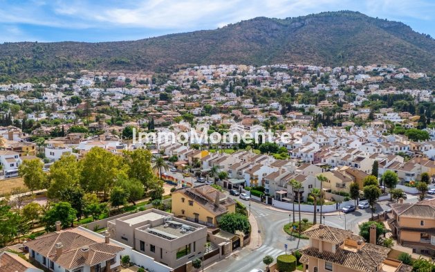 Wiederverkauf - Villa -   Inländisch - Alhaurín de la Torre