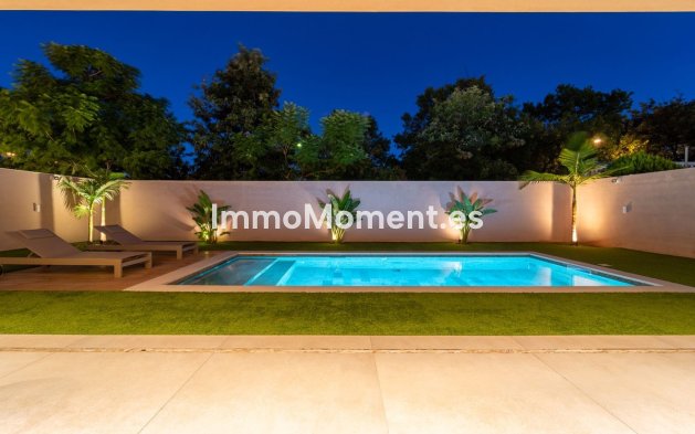 Wiederverkauf - Villa -   Inländisch - Alhaurín de la Torre