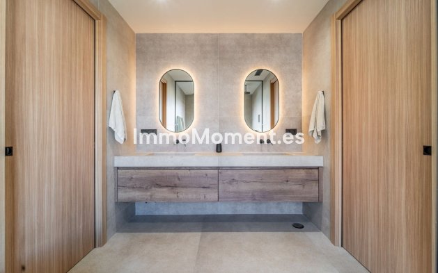 Wiederverkauf - Villa -   Inländisch - Alhaurín de la Torre