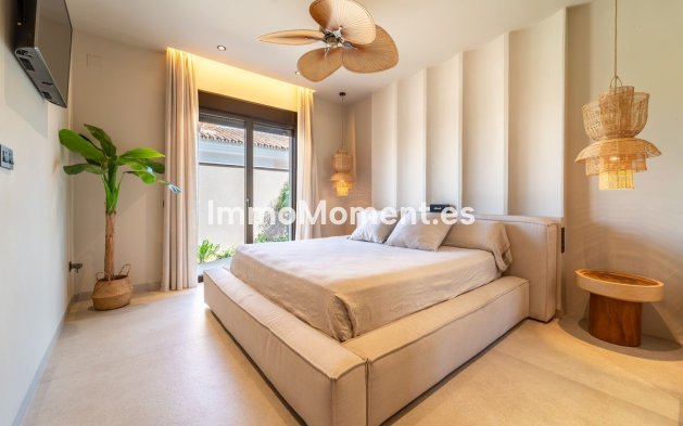 Wiederverkauf - Villa -   Inländisch - Alhaurín de la Torre