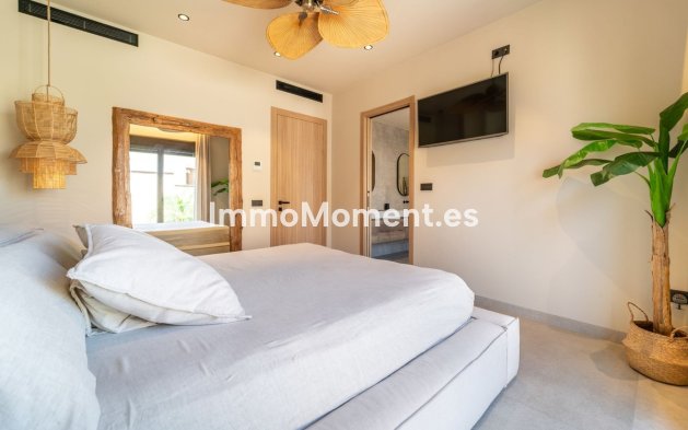 Wiederverkauf - Villa -   Inländisch - Alhaurín de la Torre