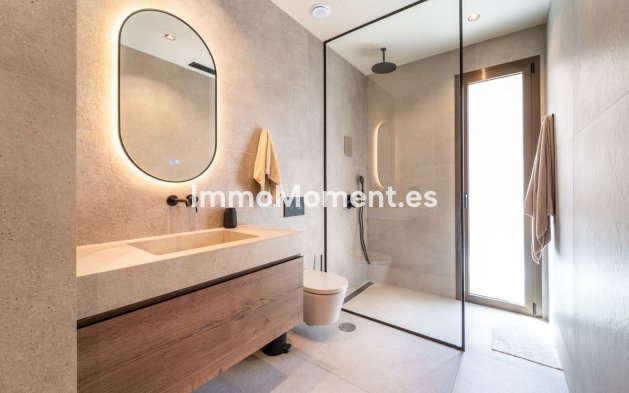 Wiederverkauf - Villa -   Inländisch - Alhaurín de la Torre