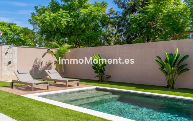 Wiederverkauf - Villa -   Inländisch - Alhaurín de la Torre