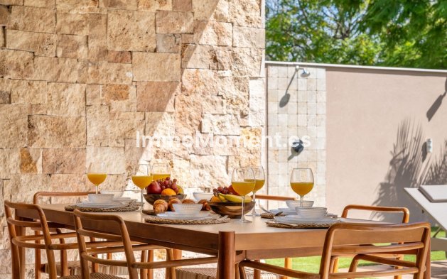 Wiederverkauf - Villa -   Inländisch - Alhaurín de la Torre