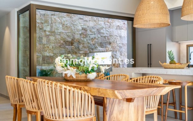 Wiederverkauf - Villa -   Inländisch - Alhaurín de la Torre