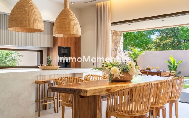 Wiederverkauf - Villa -   Inländisch - Alhaurín de la Torre