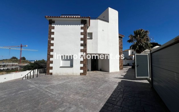 Wiederverkauf - Villa - Estepona  - Estepona Centro