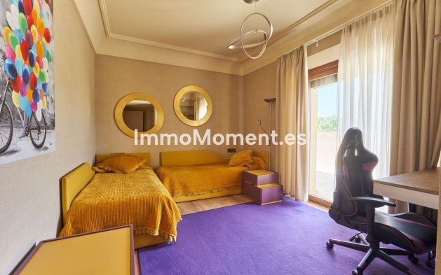 Resale - Apartment - Sotogrande