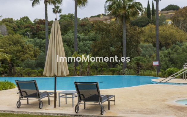 Resale - Apartment - Sotogrande