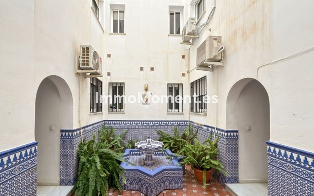Resale - Apartment - Málaga - Centro Histórico