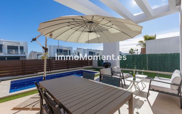 Resale - Villa - Orihuela - Vistabella Golf