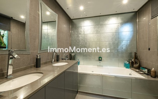 Revente - Appartement - Marbella - Nueva Andalucía