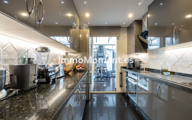 Revente - Appartement - Marbella - Nueva Andalucía