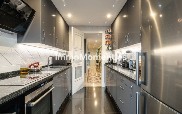 Revente - Appartement - Marbella - Nueva Andalucía