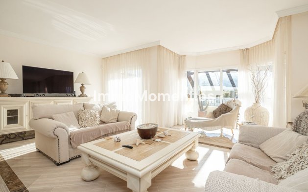 Resale - Apartment - Marbella - Elviria